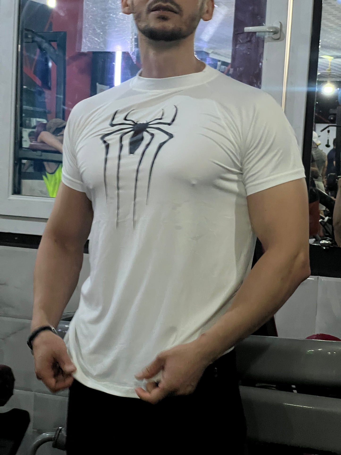 Compression T-shirt demi manche ( bersark/spyderman )